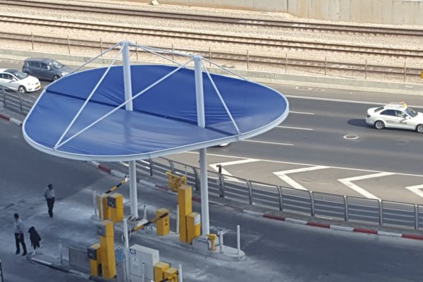קירוי לאזור פעילות בעזריאלי