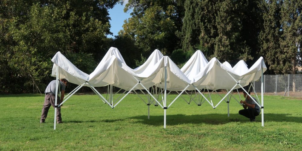 פתיחת אוהלים מתקפלים